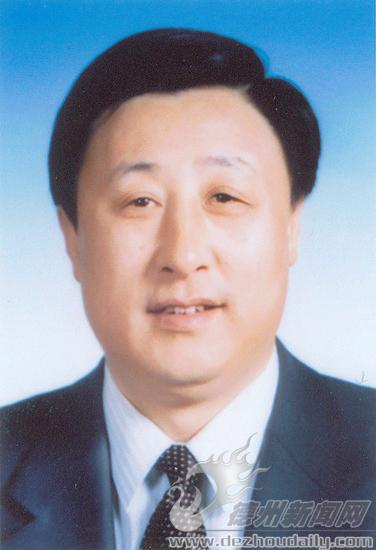 满春重同志简历