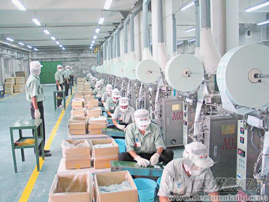 齐河旺旺食品公司干燥剂生产线。