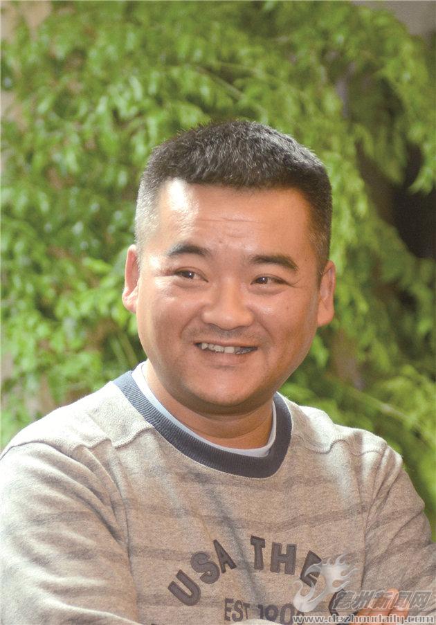 访小品演员巴宁:把最精彩的表演献给观众