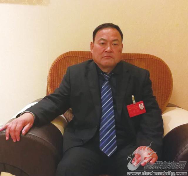 曹光庆 市人大代表,齐河县胡官屯镇沙张村党支部书记"政府的工作报告