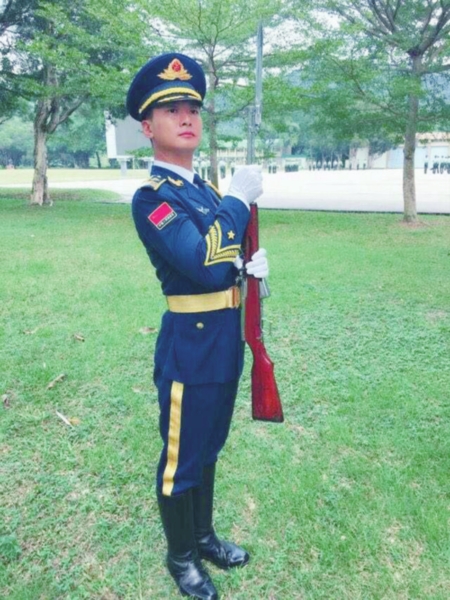 不改军人本色 时刻听从祖国召唤