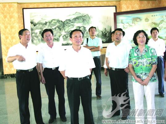 2007年9月7日,时任德州市委书记雷建国,时任市委常委,宣传部长李艳华