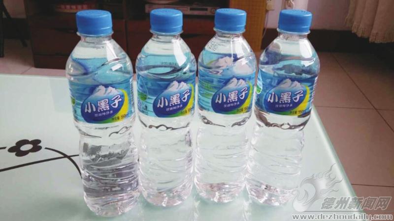 四瓶神秘矿泉水让收件人心慌