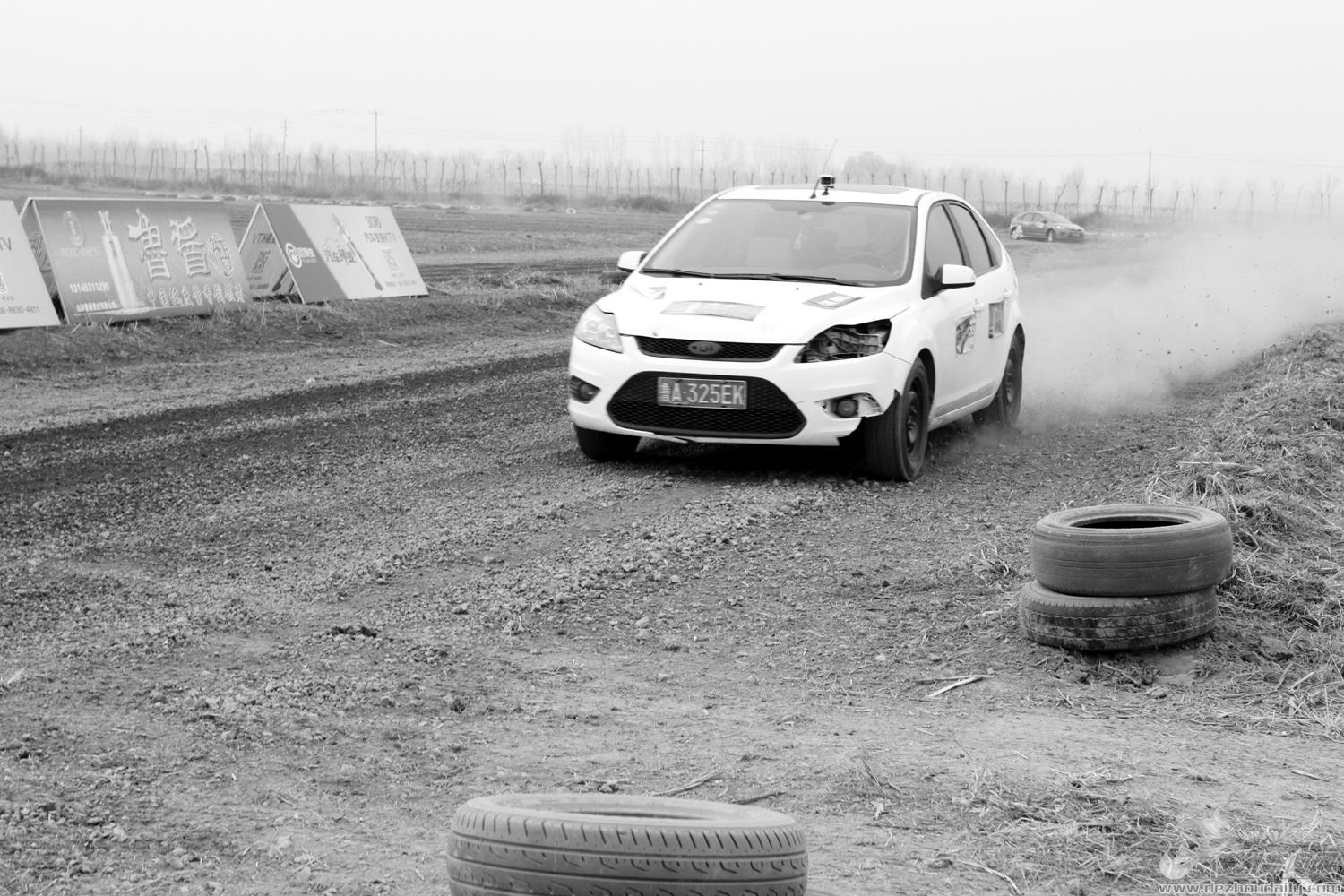 疾驰赛道 体验激情