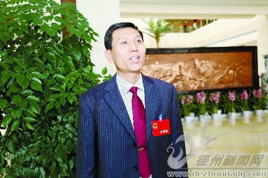 县人大代表,山东方大实业有限公司董事长白树岭:朱县长在政府工作报告