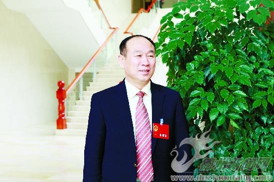 县人大代表,县第四实验小学校长 卜庆信:朱县长在政府工作报告中提出