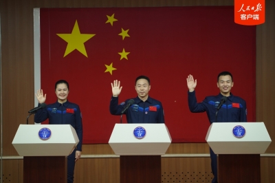 神十九航天员乘组亮相！其中一名祖籍山东曹县