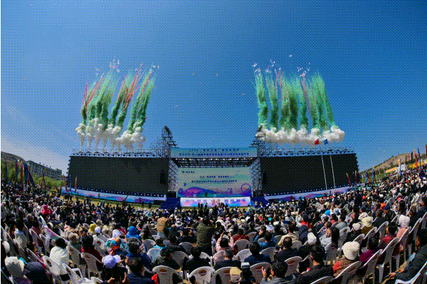 潍坊风筝会现场直击！一年一度人类想象力大赛又更新了！