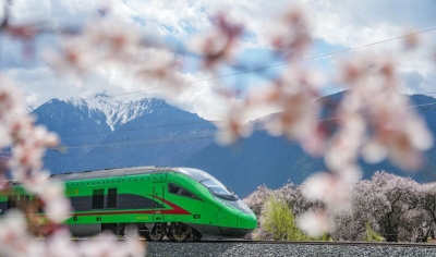 人民领袖｜27年前，习近平翻越雪山来到这个西藏村庄